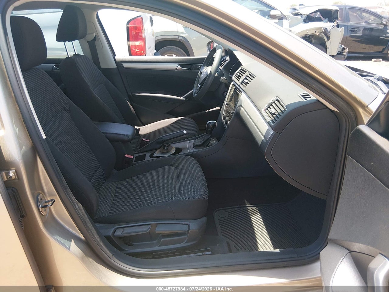 1VWAT7A37GC****** · 2016 VOLKSWAGEN PASSAT 1.8T S · 5/11
