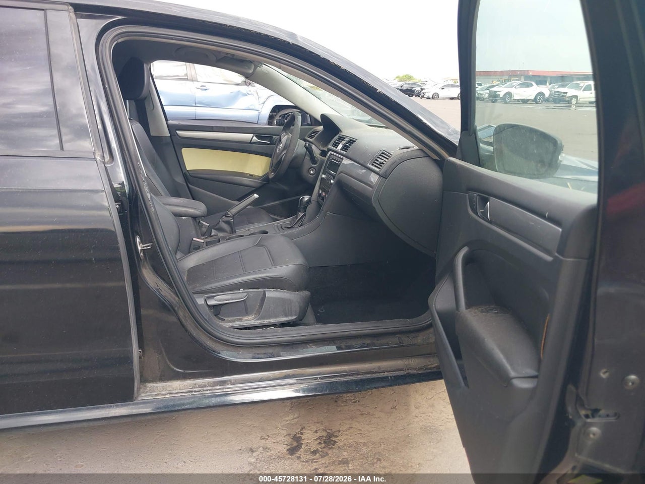 2013 VOLKSWAGEN PASSAT 2.5L WOLFSBURG EDITION · 5/11