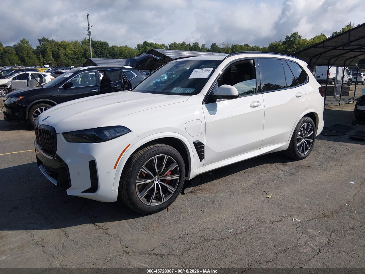 2026 BMW X5 PHEV XDRIVE50E · 2/11