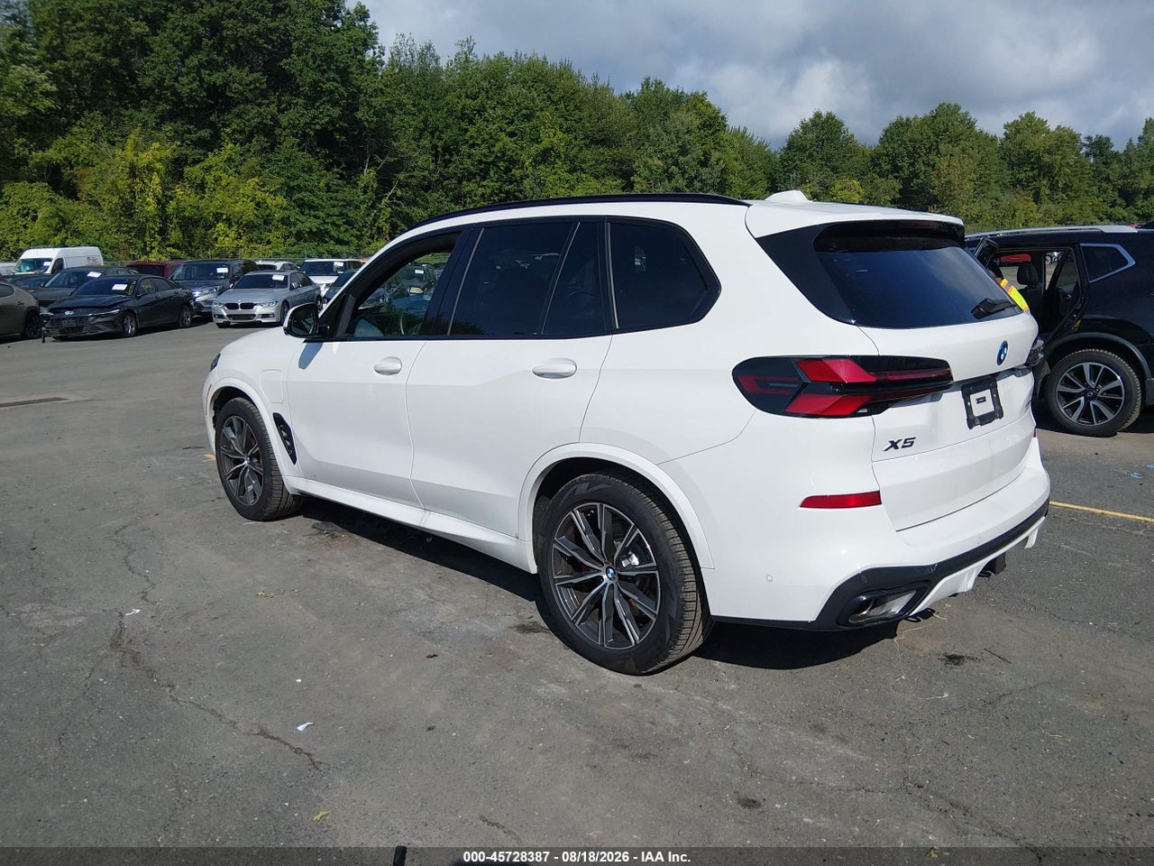 2026 BMW X5 PHEV XDRIVE50E · 3/11