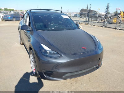 7SAYGDED9RF****** · 2024 TESLA MODEL Y LONG RANGE SINGLE MOTOR REAR-WHEEL DRIVE/RWD