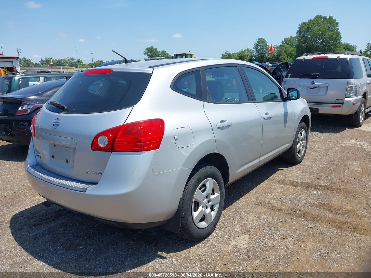 2009 NISSAN ROGUE S · 4/11