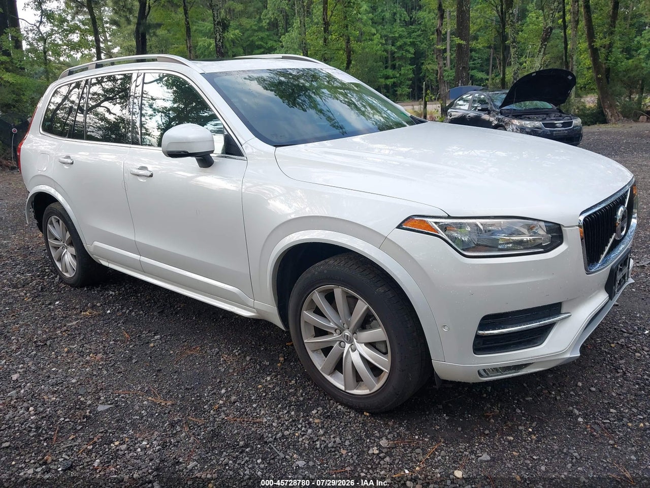 YV4A22PK1G1****** · 2016 VOLVO XC90 T6 MOMENTUM