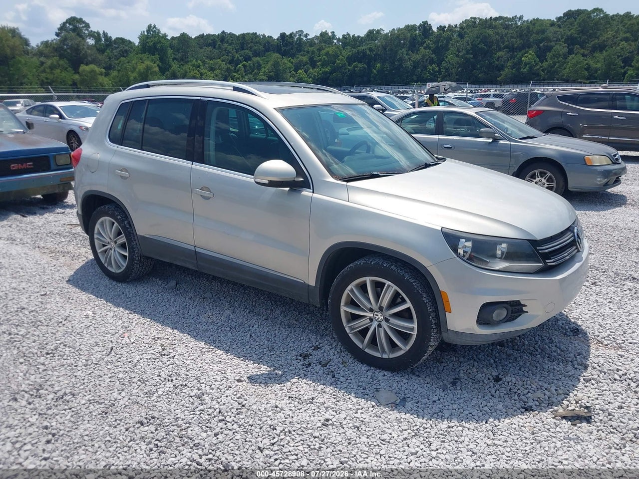 WVGAV7AX6DW****** · 2013 VOLKSWAGEN TIGUAN SE