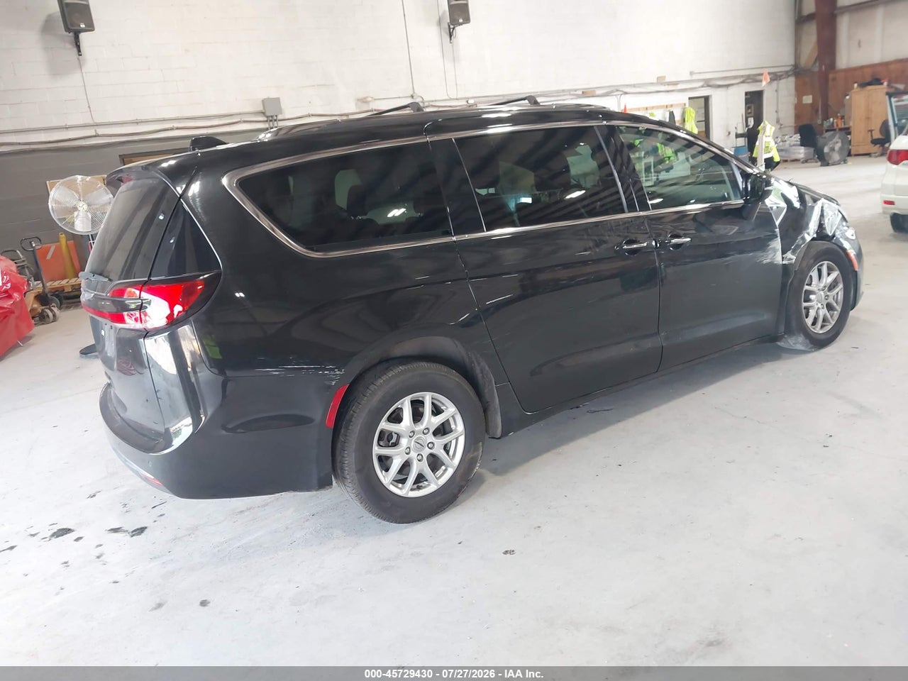 2021 CHRYSLER PACIFICA TOURING L · 4/11