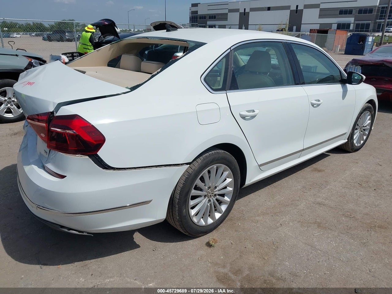 2017 VOLKSWAGEN PASSAT 1.8T SE · 4/11