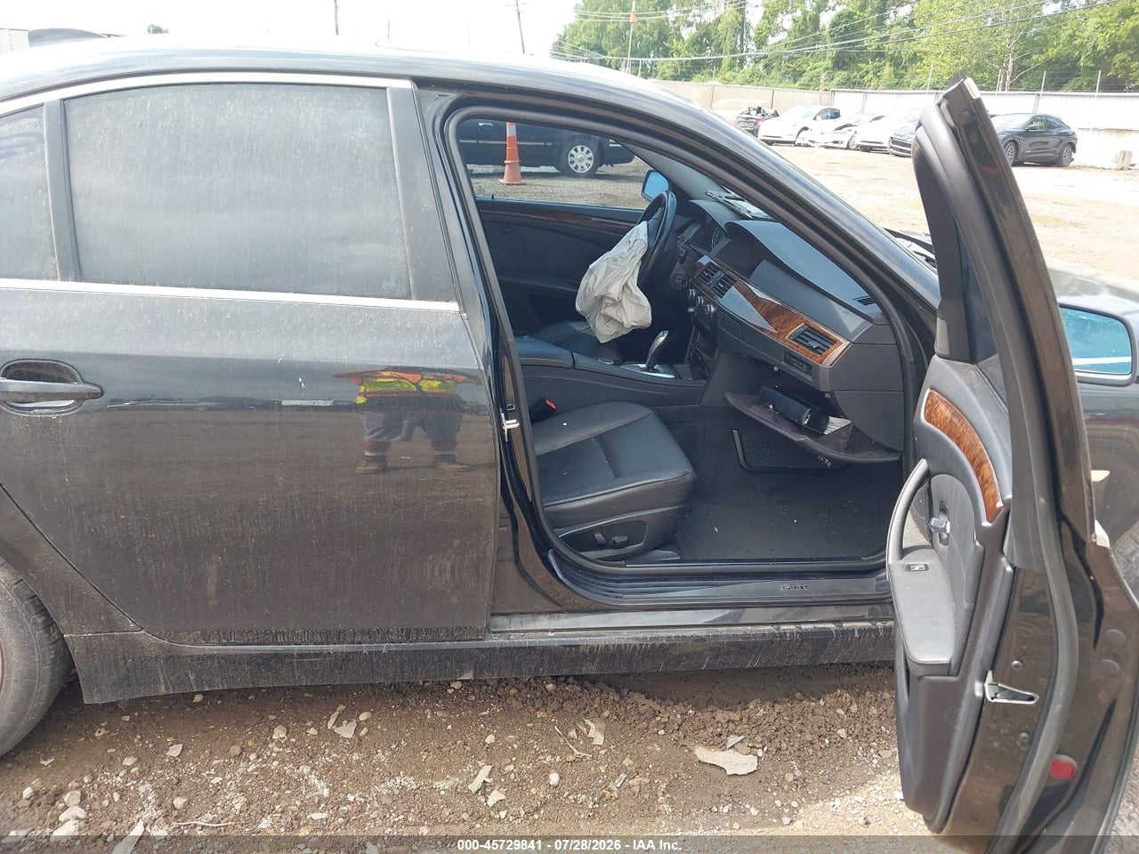 2008 BMW 528XI   · 5/11
