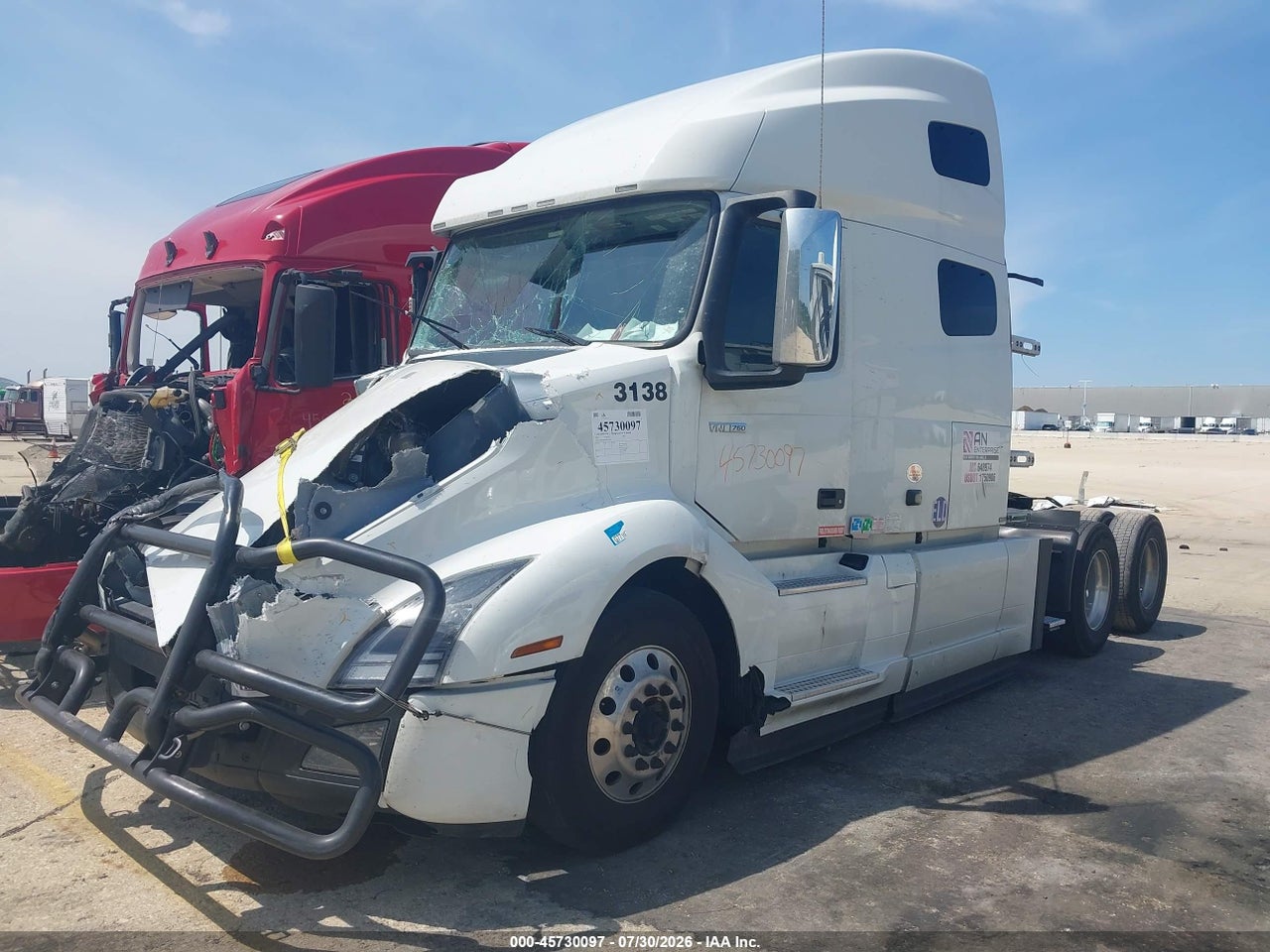2024 VOLVO VNL · 2/4