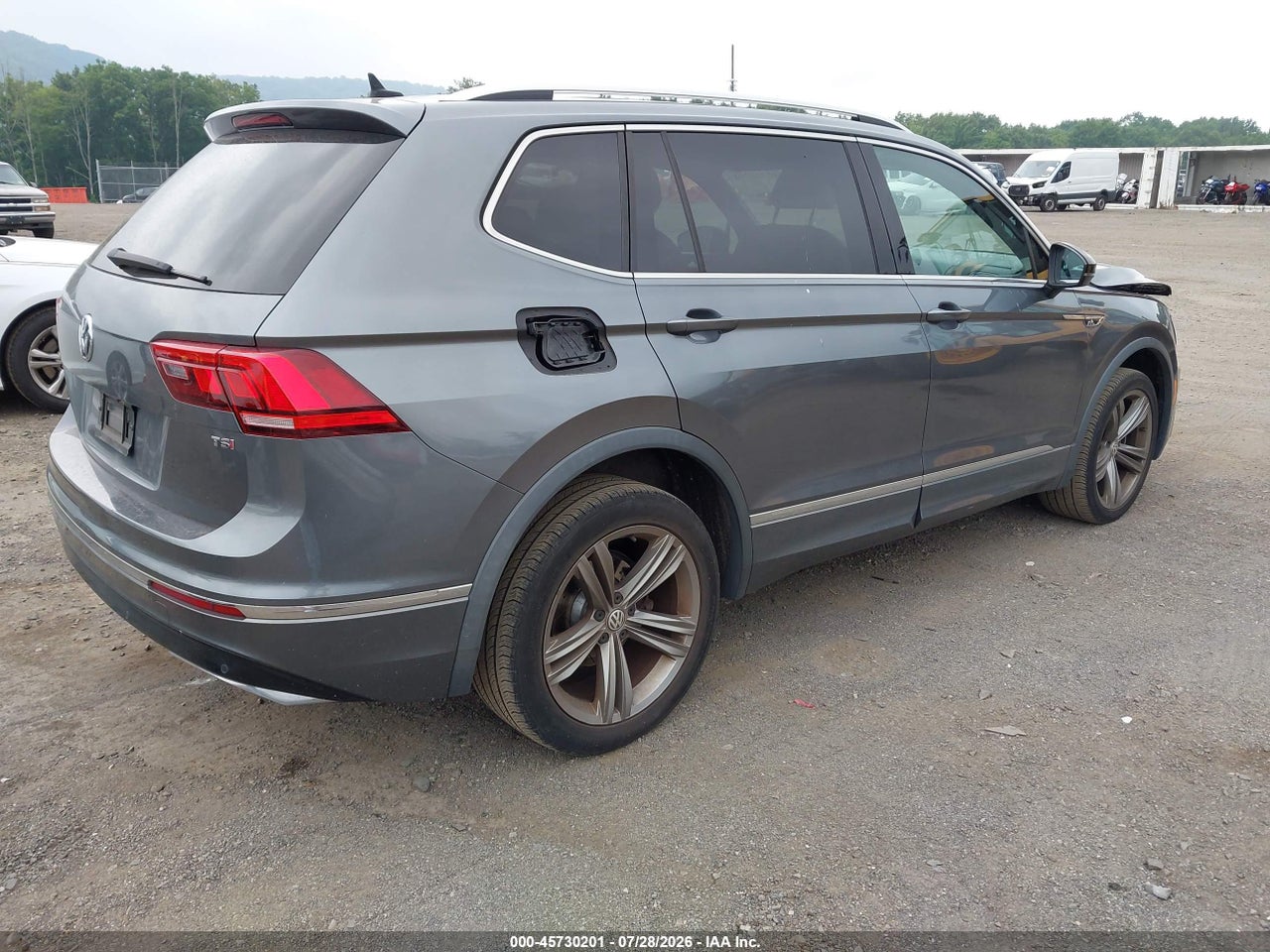 2018 VOLKSWAGEN TIGUAN 2.0T SE/2.0T SEL · 4/11
