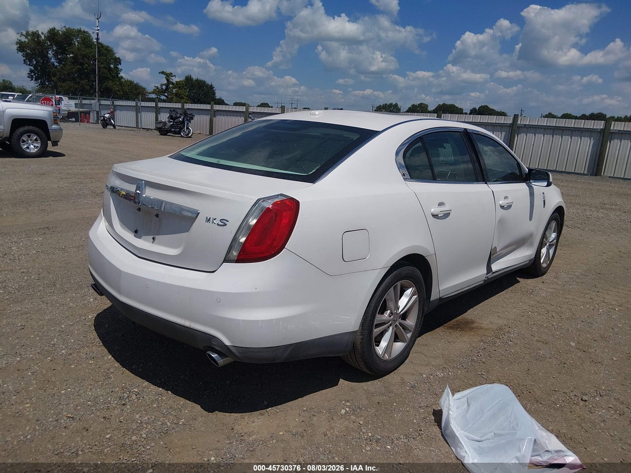 2011 LINCOLN MKS · 4/11