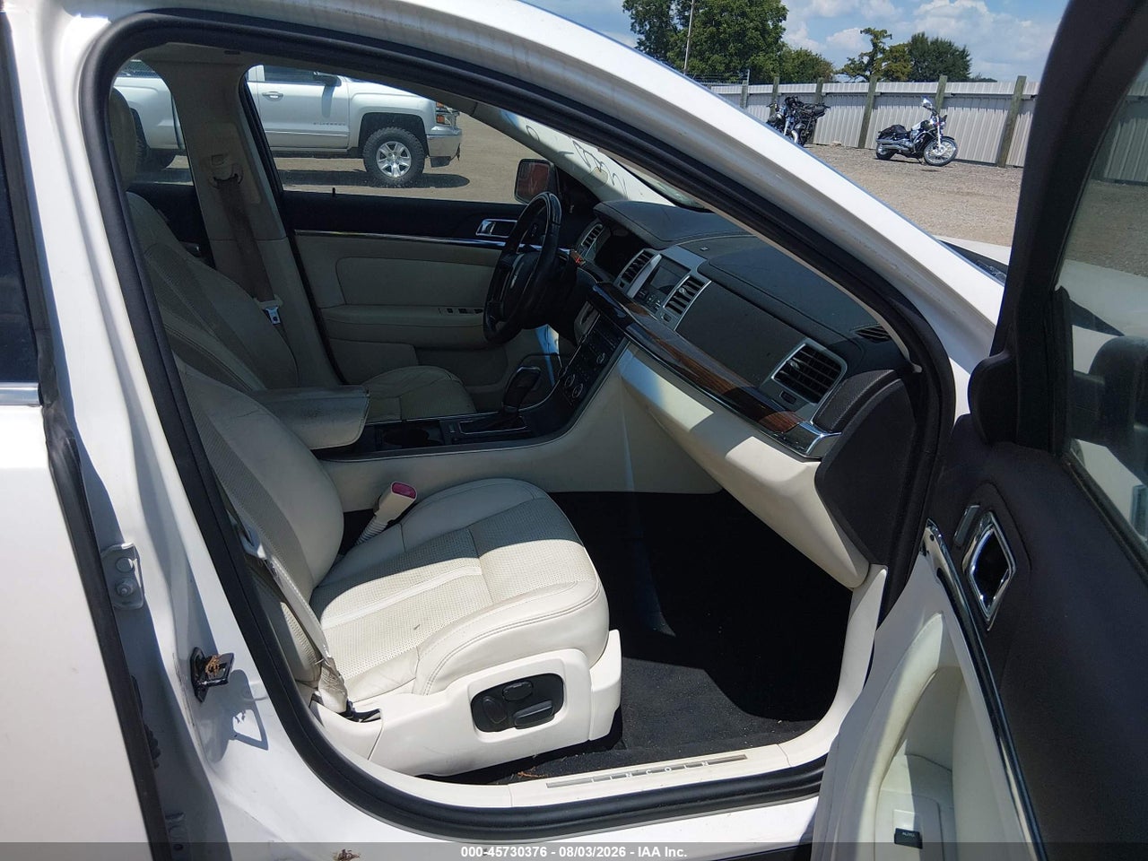 2011 LINCOLN MKS · 5/11