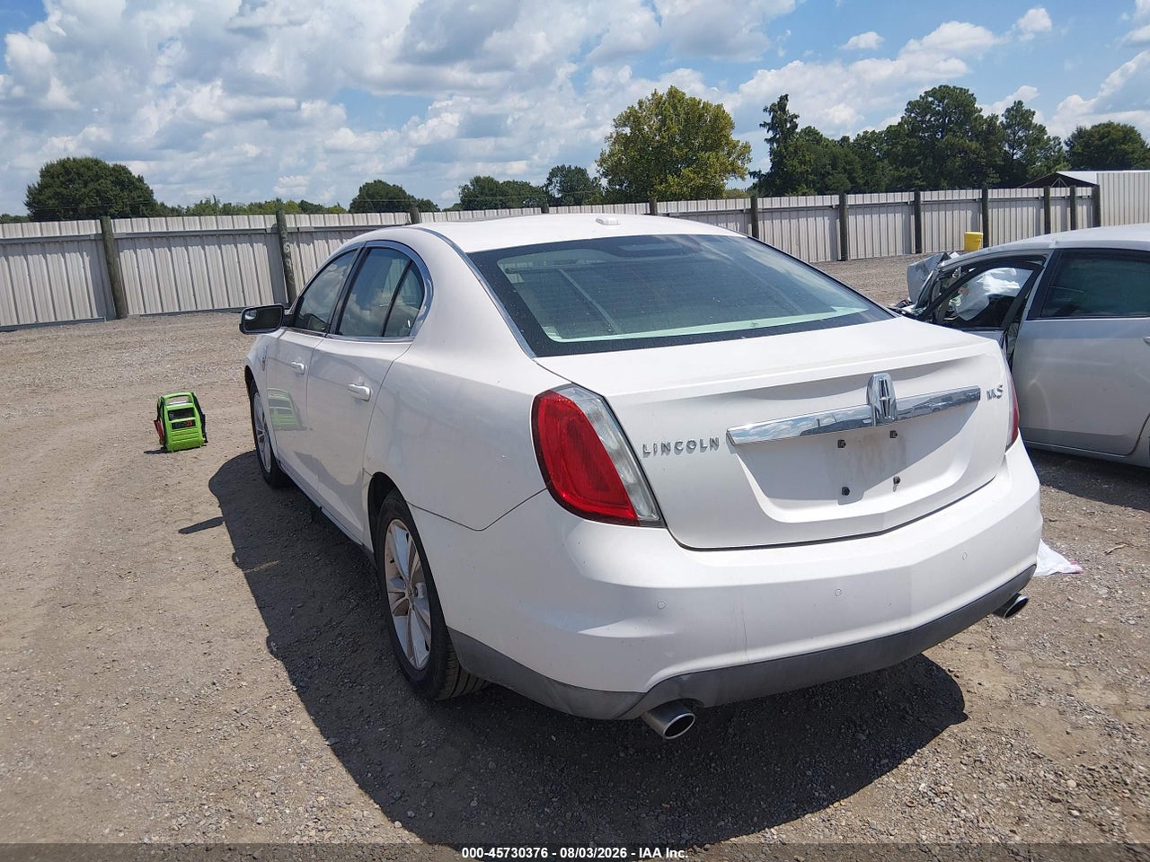 2011 LINCOLN MKS · 3/11