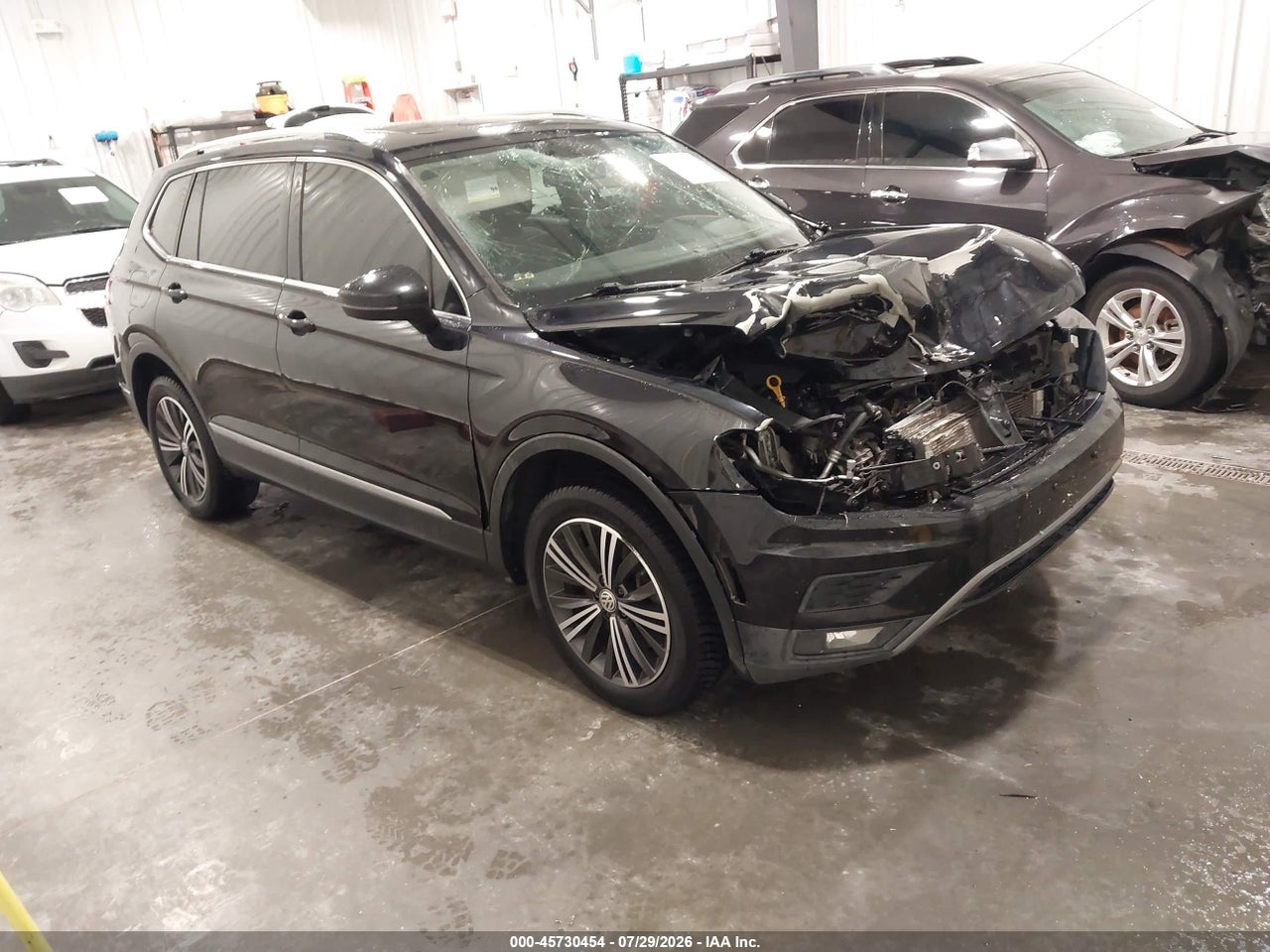 3VV3B7AX1JM****** · 2018 VOLKSWAGEN TIGUAN 2.0T SE/2.0T SEL