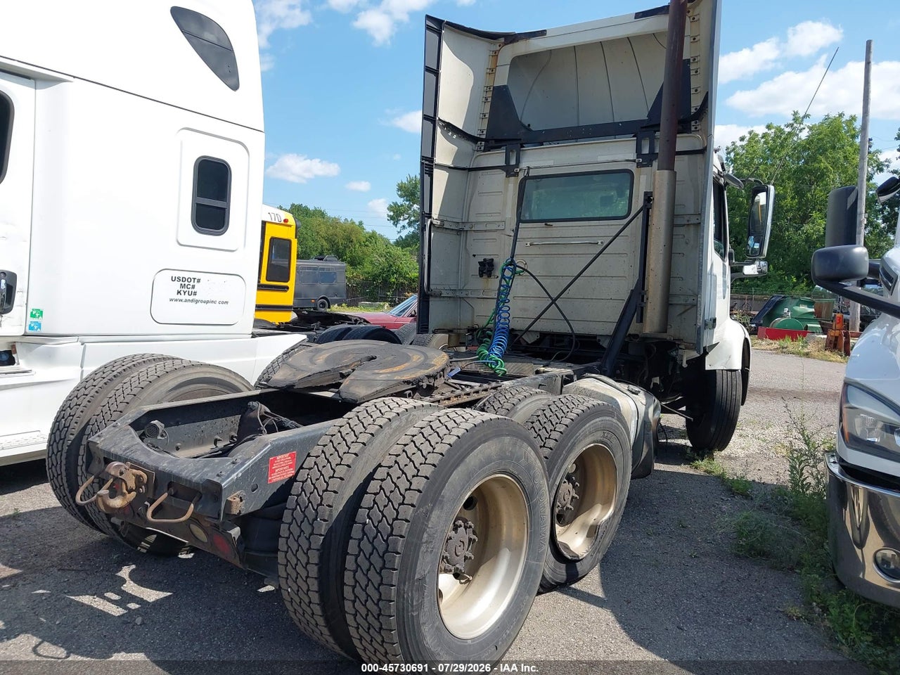 2020 VOLVO VNR · 4/4