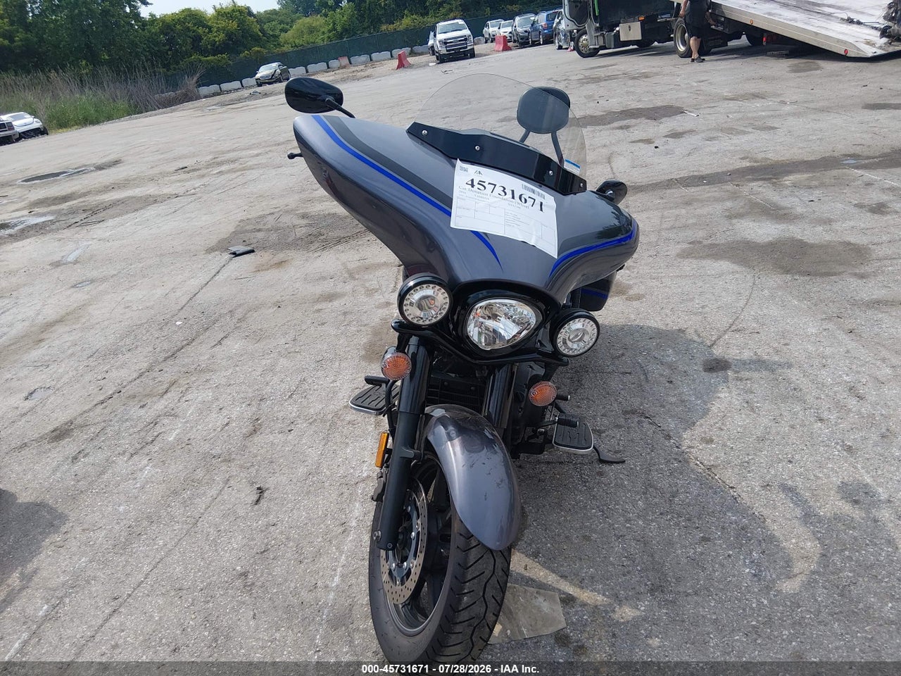 2016 YAMAHA XVS1300 CT/CTB · 5/11