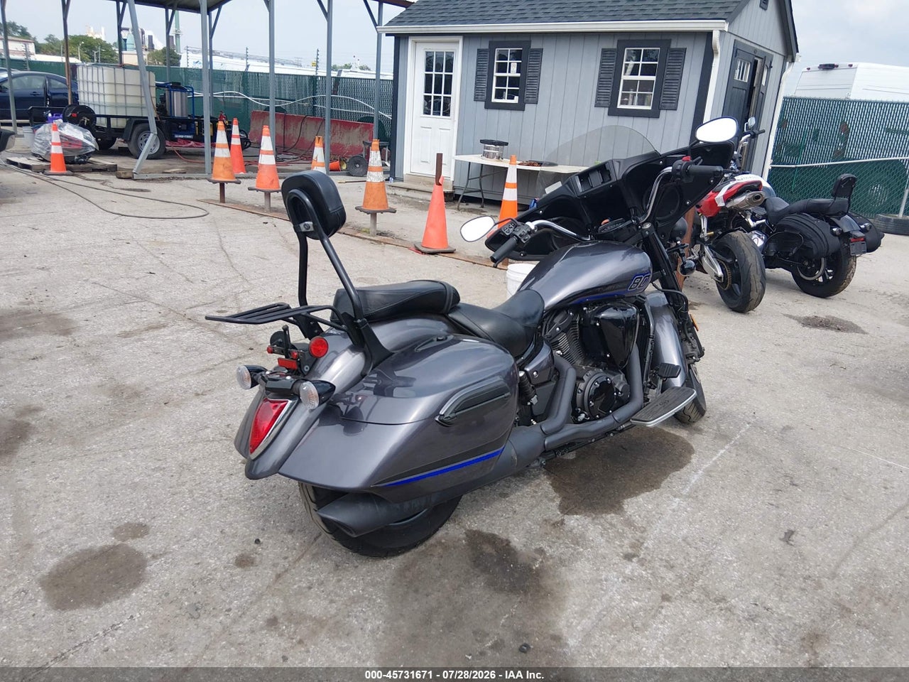 2016 YAMAHA XVS1300 CT/CTB · 4/11