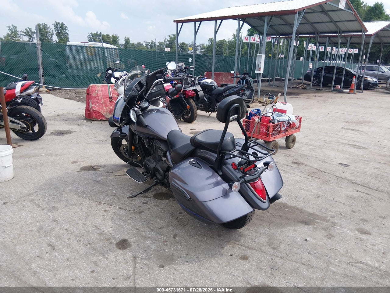 2016 YAMAHA XVS1300 CT/CTB · 3/11