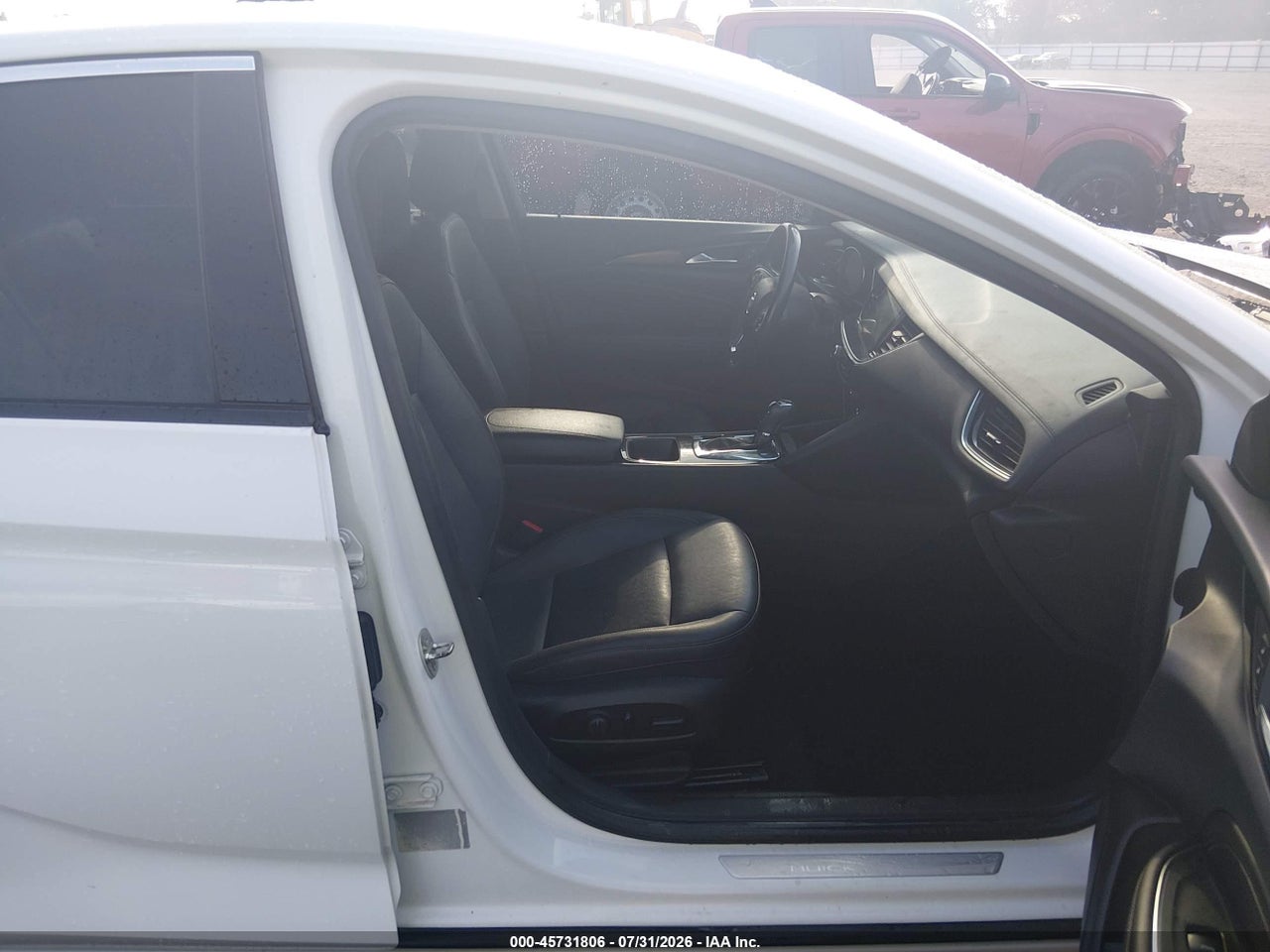 2018 BUICK REGAL SPORTBACK ESSENCE · 5/11