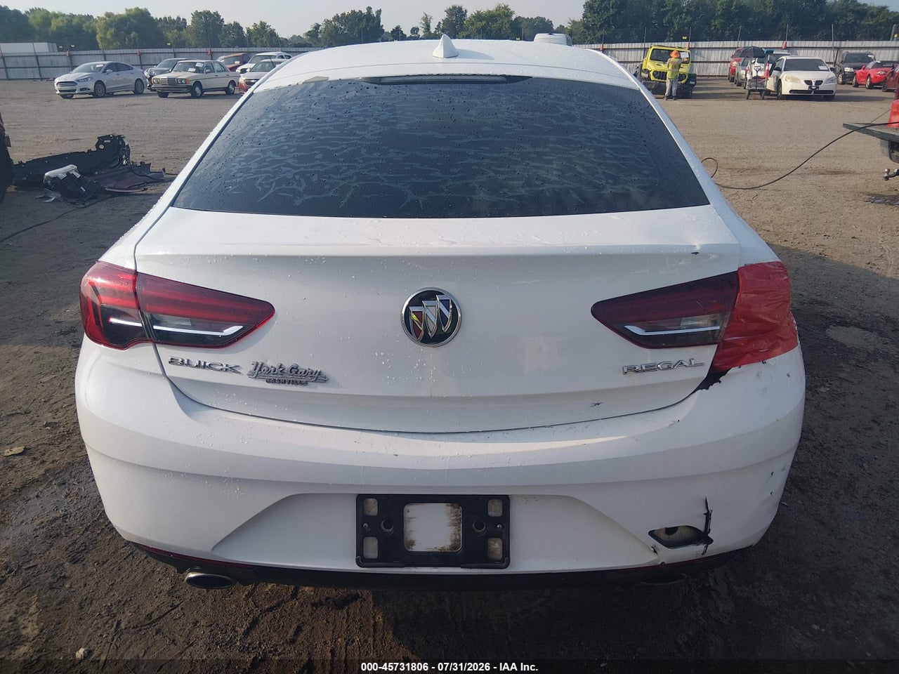 2018 BUICK REGAL SPORTBACK ESSENCE · 6/11