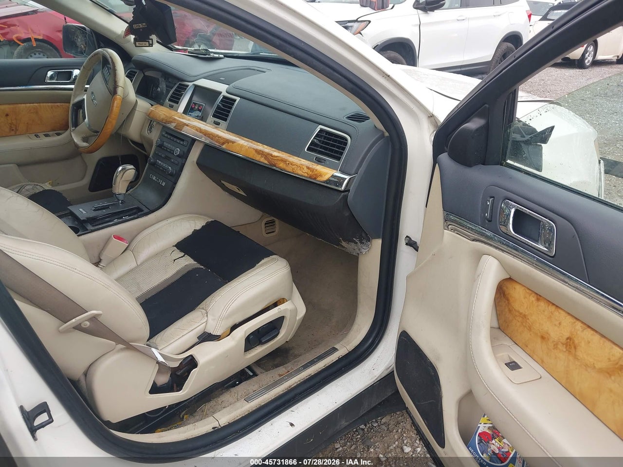 1LNHM94R09G****** · 2009 LINCOLN MKS   · 5/11