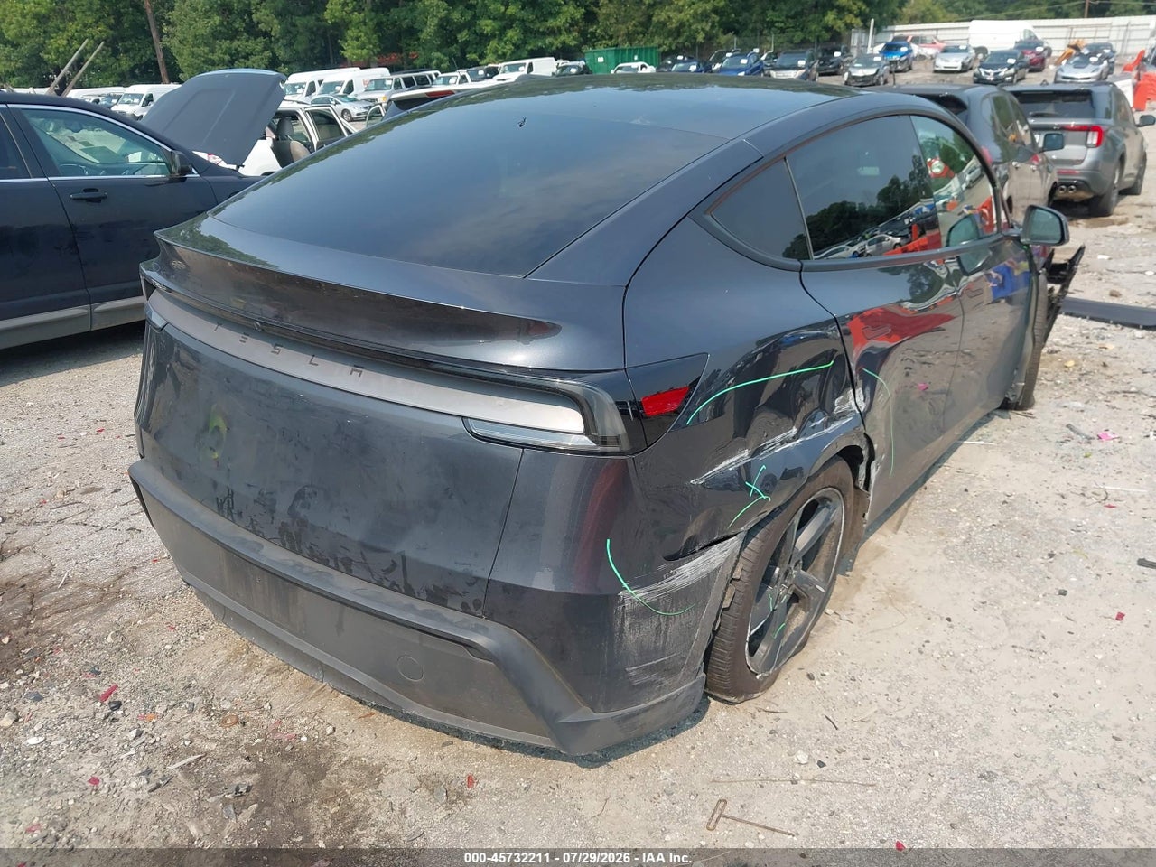 2026 TESLA MODEL Y PREMIUM REAR-WHEEL DRIVE/REAR-WHEEL DRIVE · 4/11