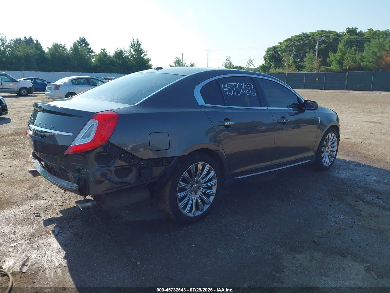 2016 LINCOLN MKS   · 4/11
