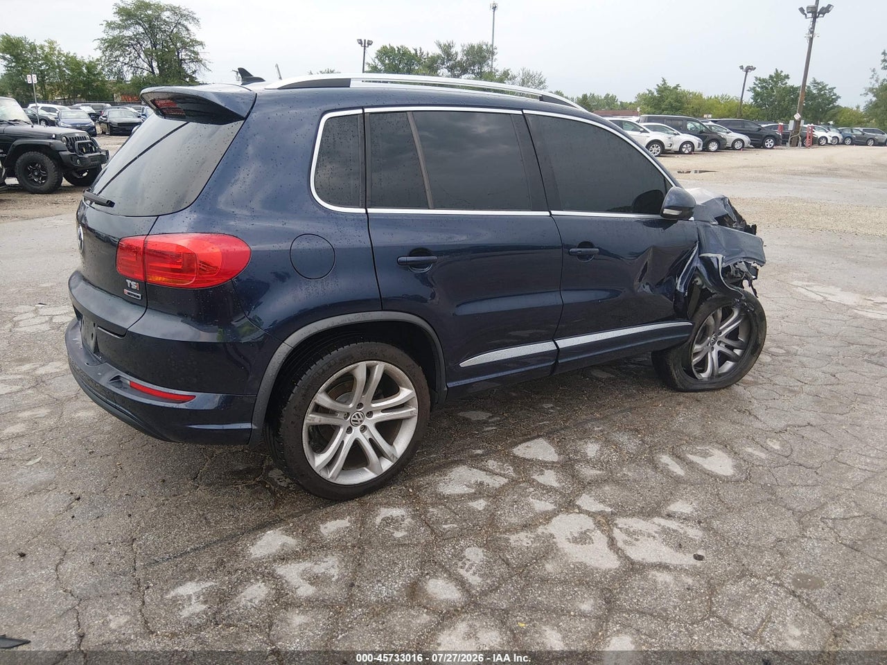 2016 VOLKSWAGEN TIGUAN R-LINE · 4/11
