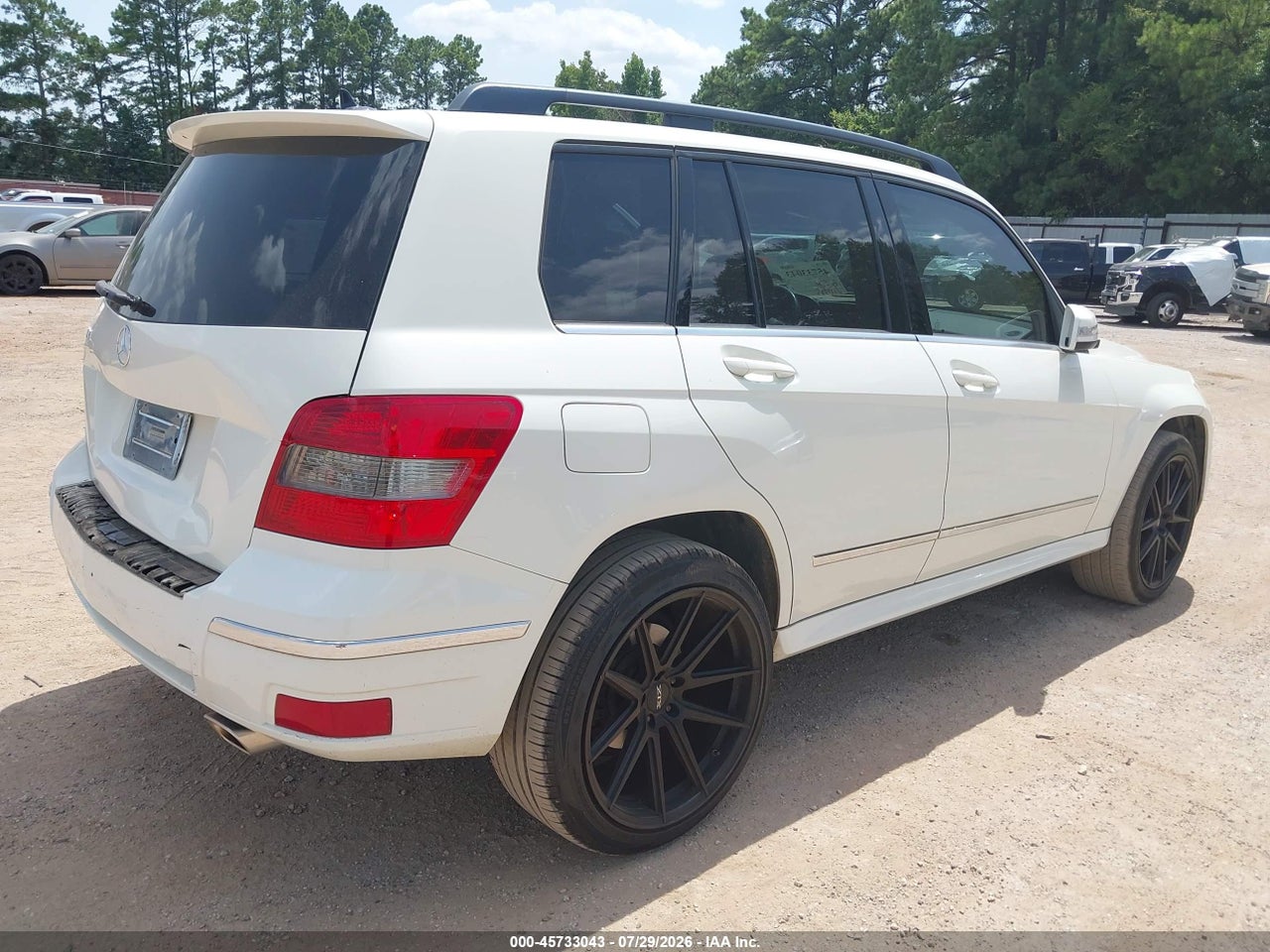 2011 MERCEDES-BENZ GLK 350   · 4/11