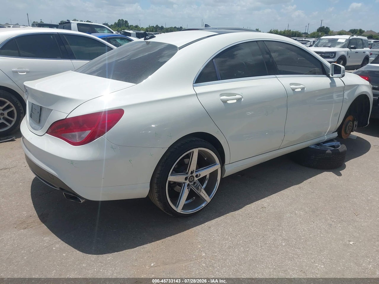 2015 MERCEDES-BENZ CLA 250 · 4/11
