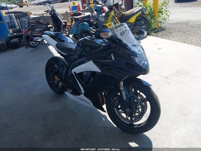 JS1GN7DA172****** · 2007 SUZUKI GSX-R600