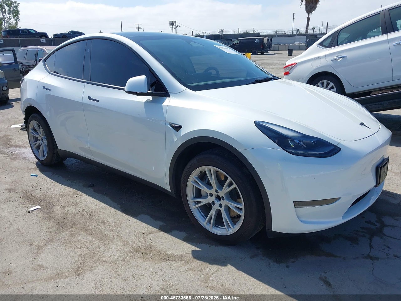 7SAYGDED9RF****** · 2024 TESLA MODEL Y LONG RANGE SINGLE MOTOR REAR-WHEEL DRIVE/RWD