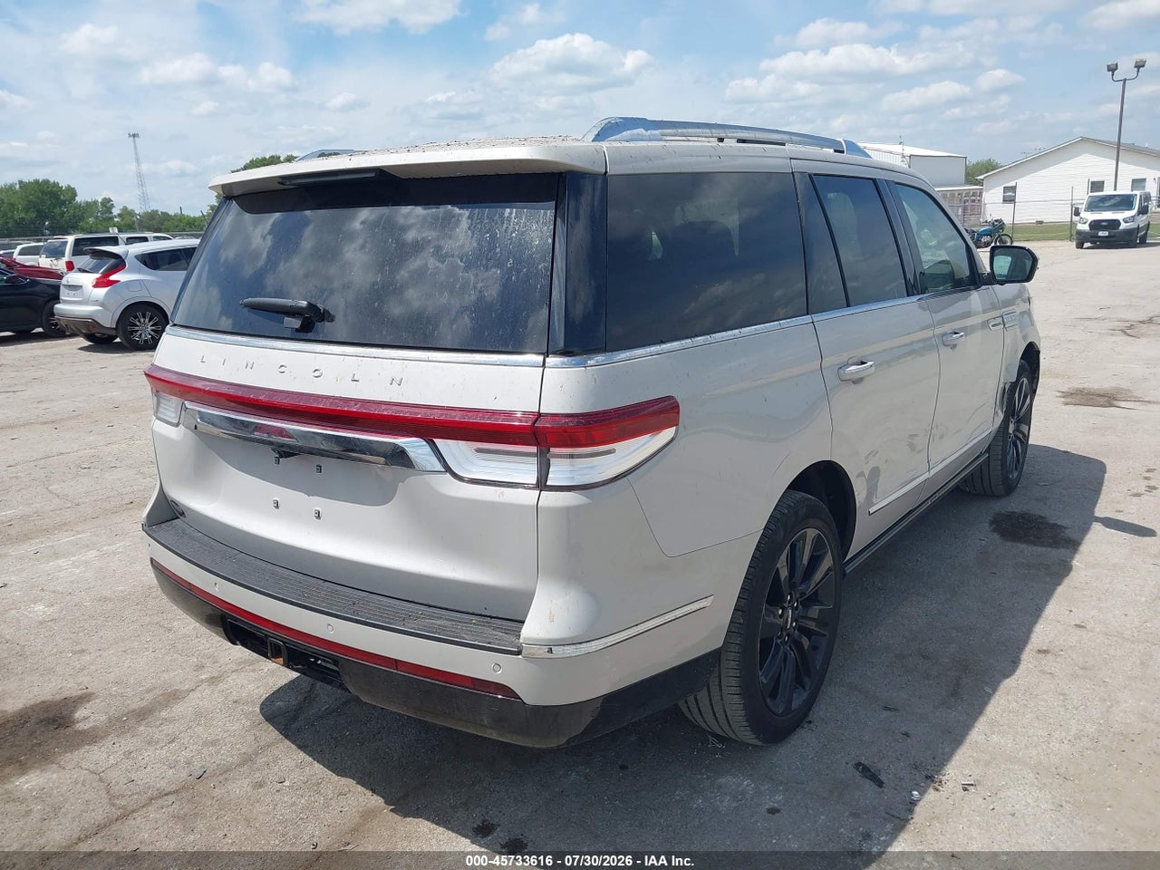 2024 LINCOLN NAVIGATOR RESERVE · 4/11