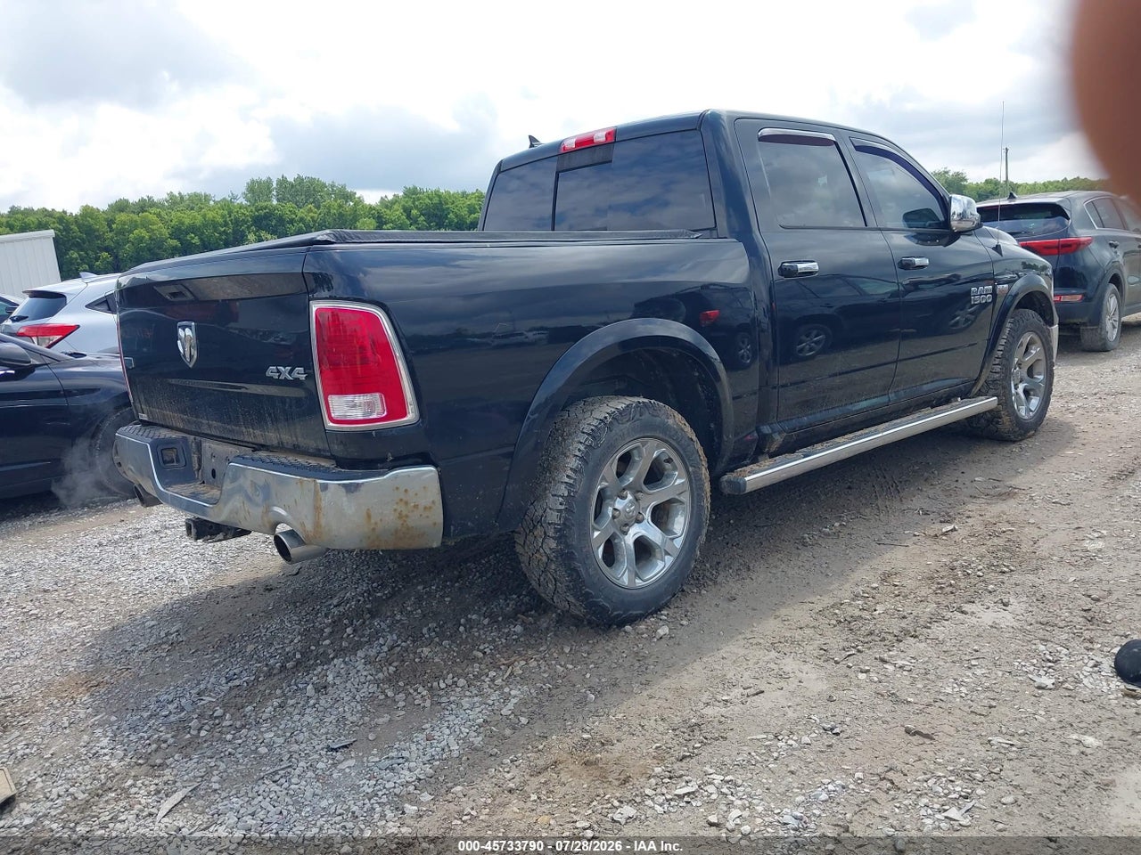 2016 RAM 1500 LARAMIE · 4/11