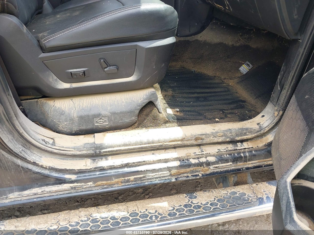 2016 RAM 1500 LARAMIE · 6/11
