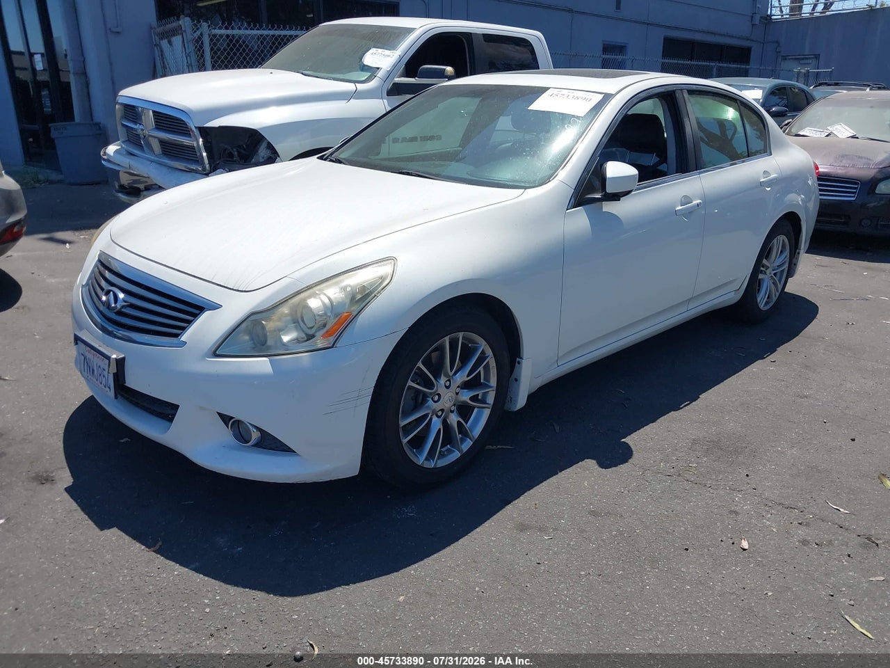 2013 INFINITI G37 JOURNEY · 2/10