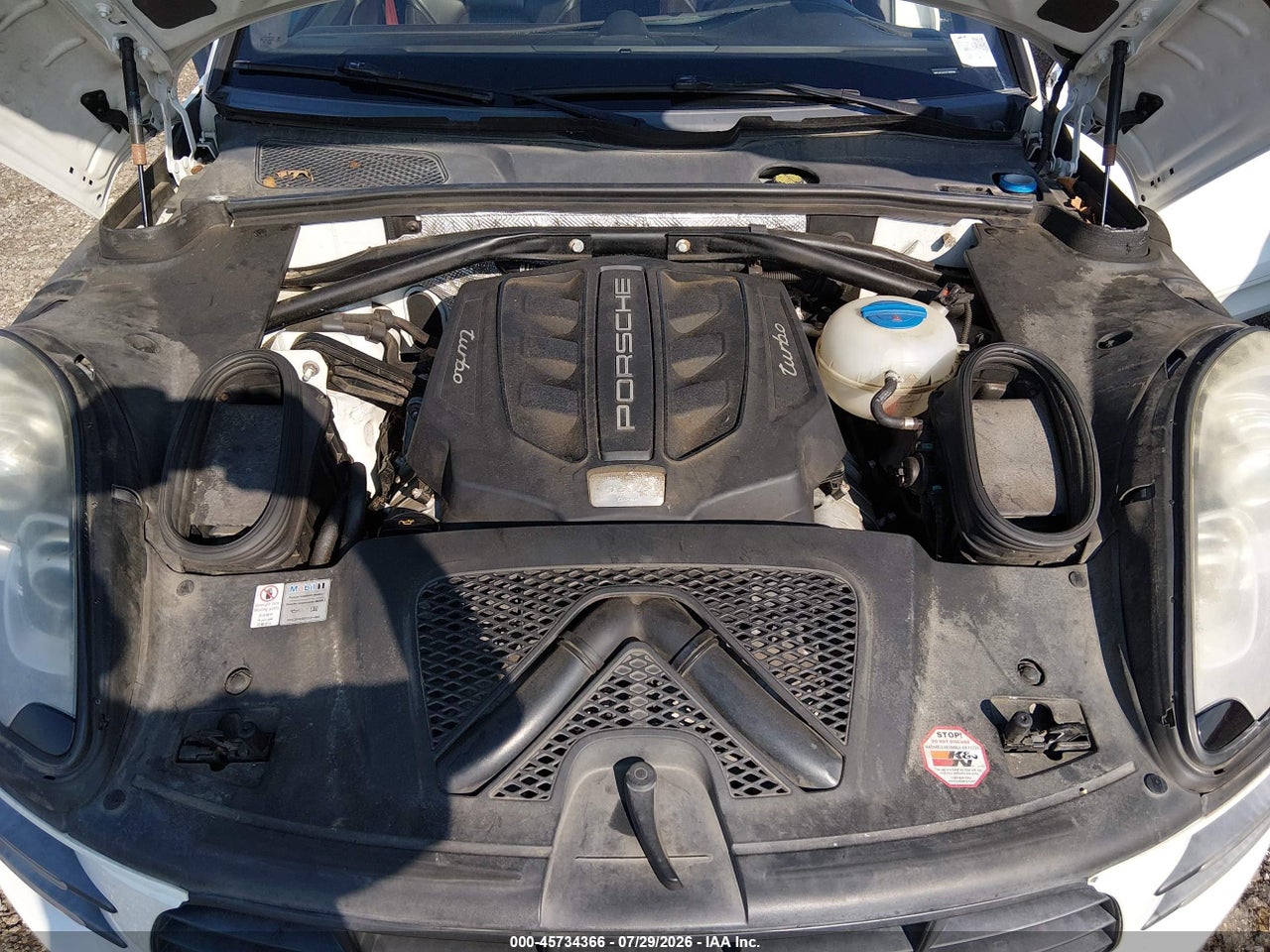 WP1AF2A5XFL****** · 2015 PORSCHE MACAN TURBO · 10/11