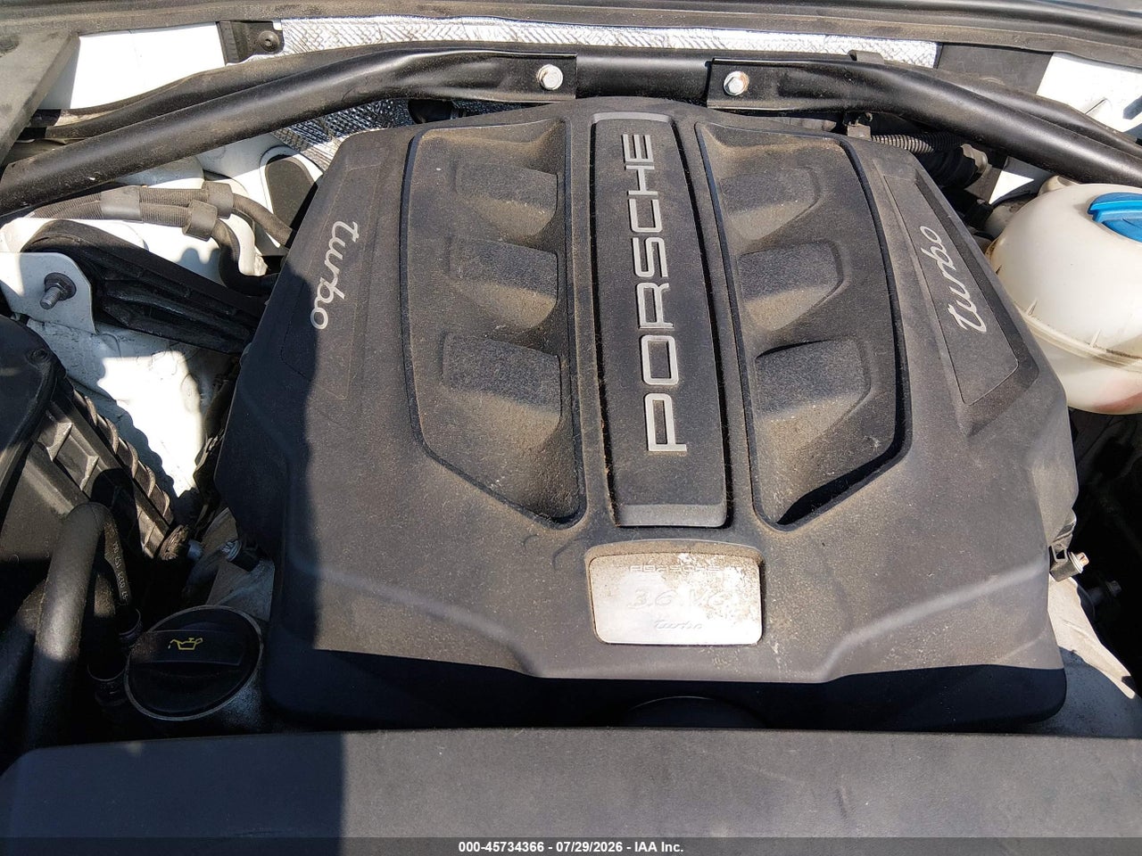 WP1AF2A5XFL****** · 2015 PORSCHE MACAN TURBO · 6/11