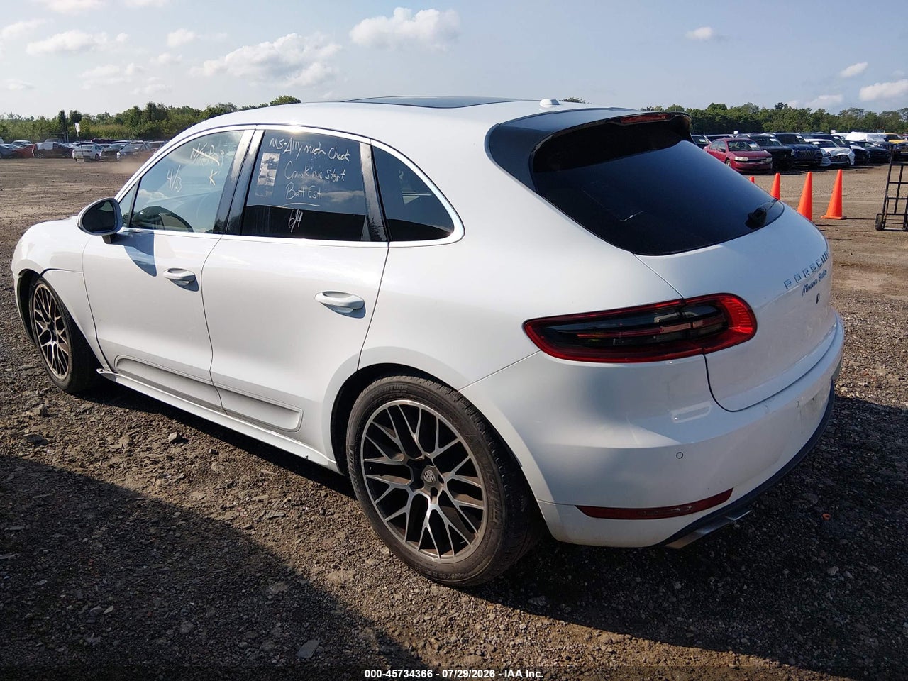 WP1AF2A5XFL****** · 2015 PORSCHE MACAN TURBO · 3/11