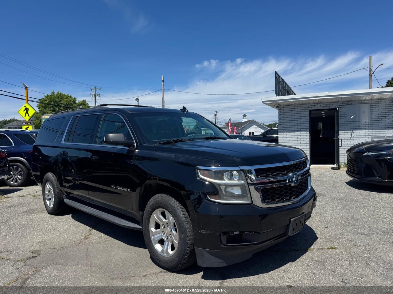 1GNSKHKC5HR****** · 2017 CHEVROLET SUBURBAN LT