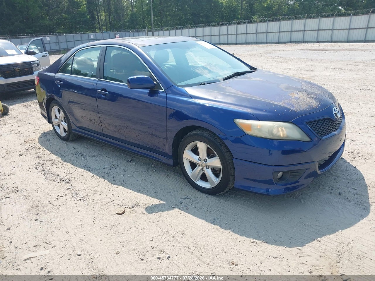 4T1BF3EK8BU****** · 2011 TOYOTA CAMRY SE