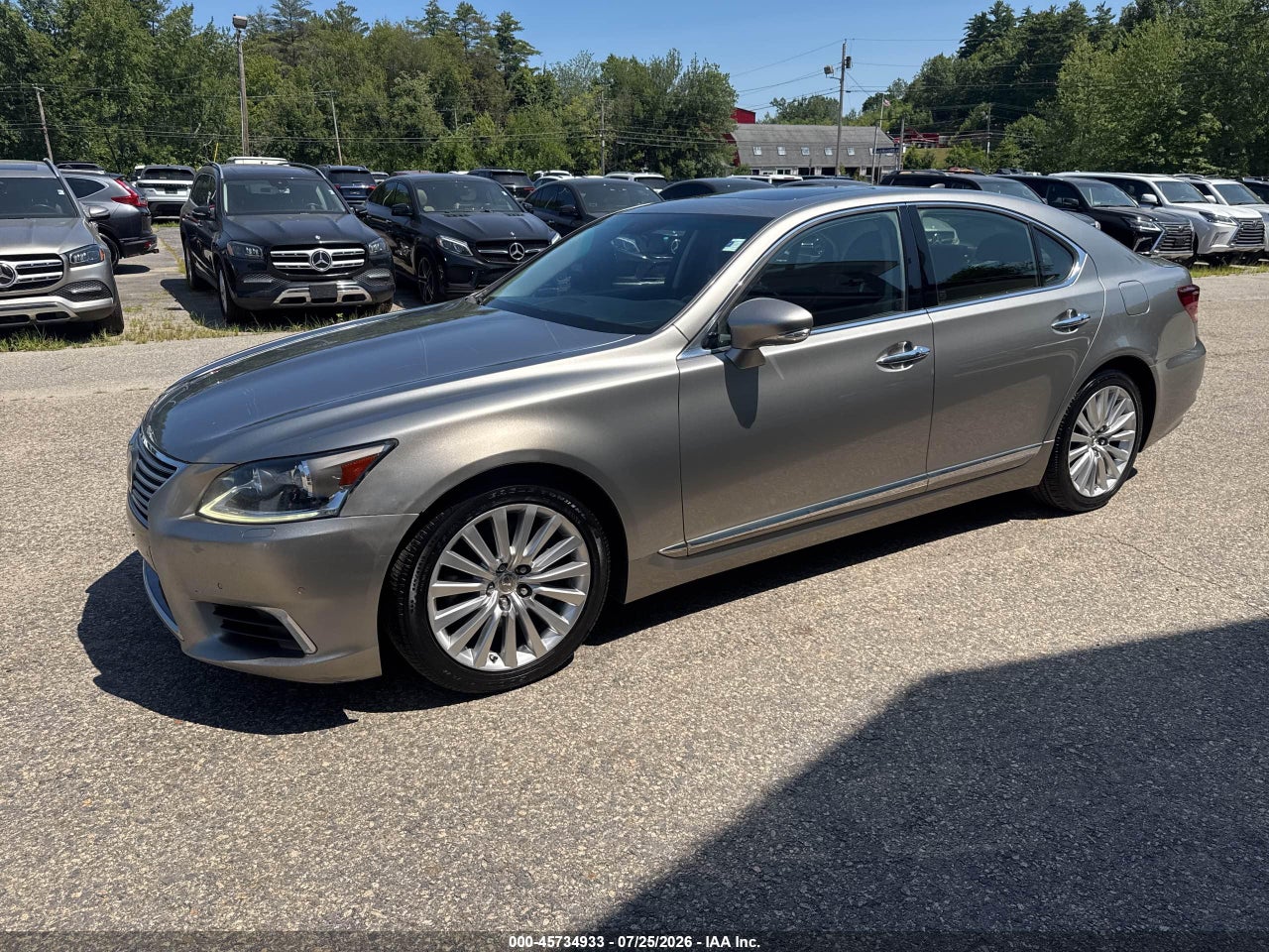2016 LEXUS LS 460 · 2/10