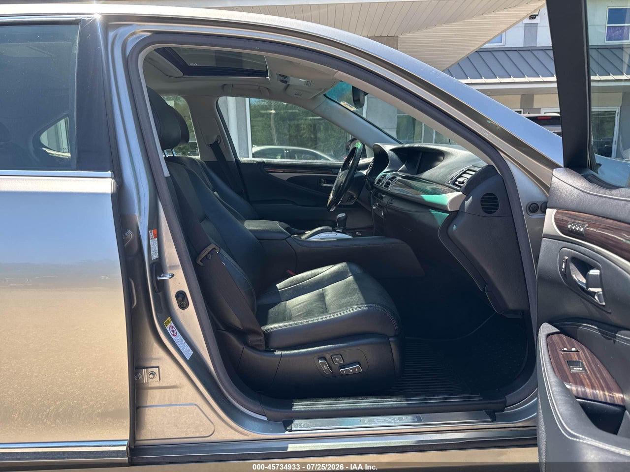 2016 LEXUS LS 460 · 5/10