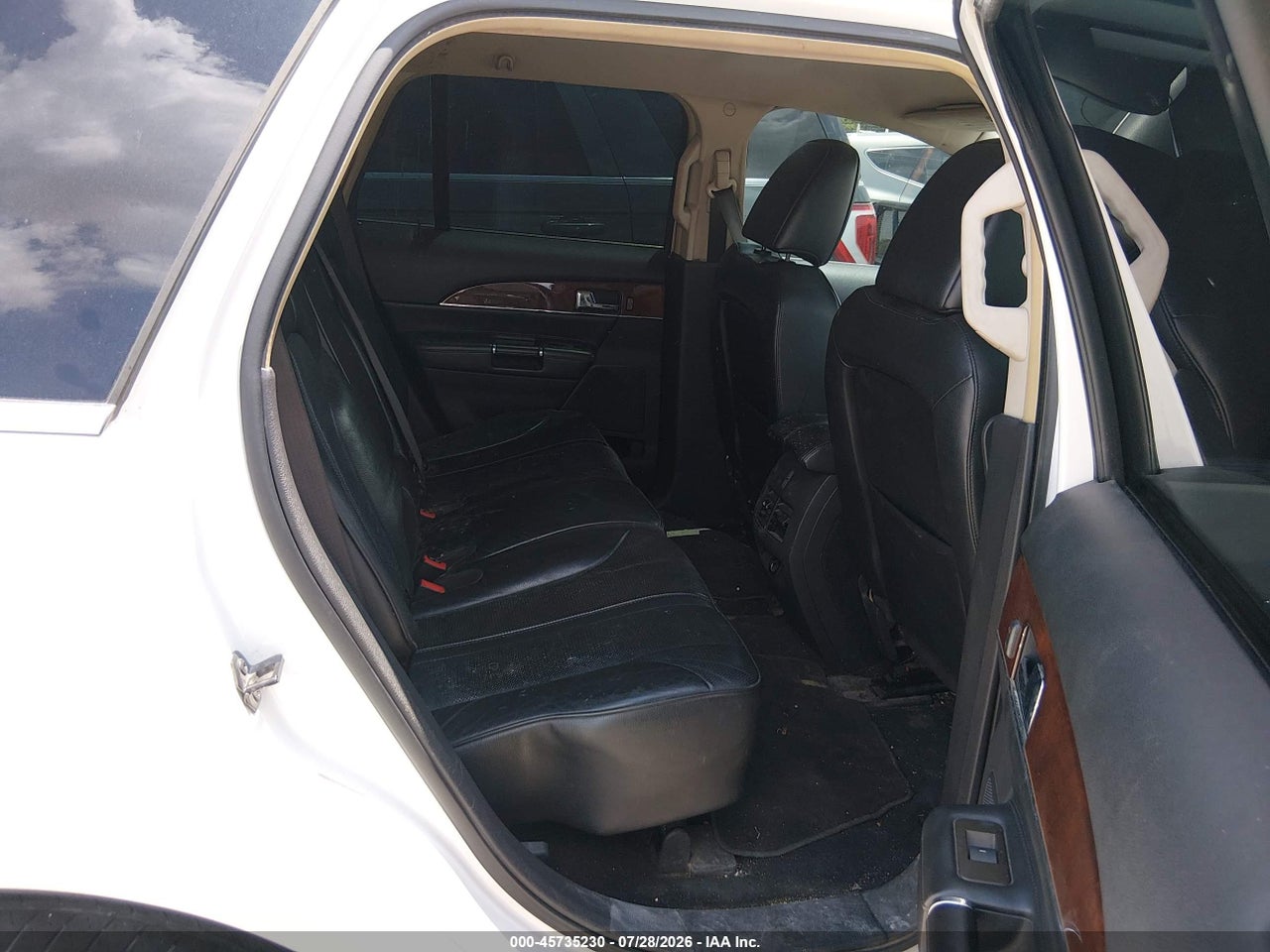2LMDJ6JKXBB****** · 2011 LINCOLN MKX · 8/11
