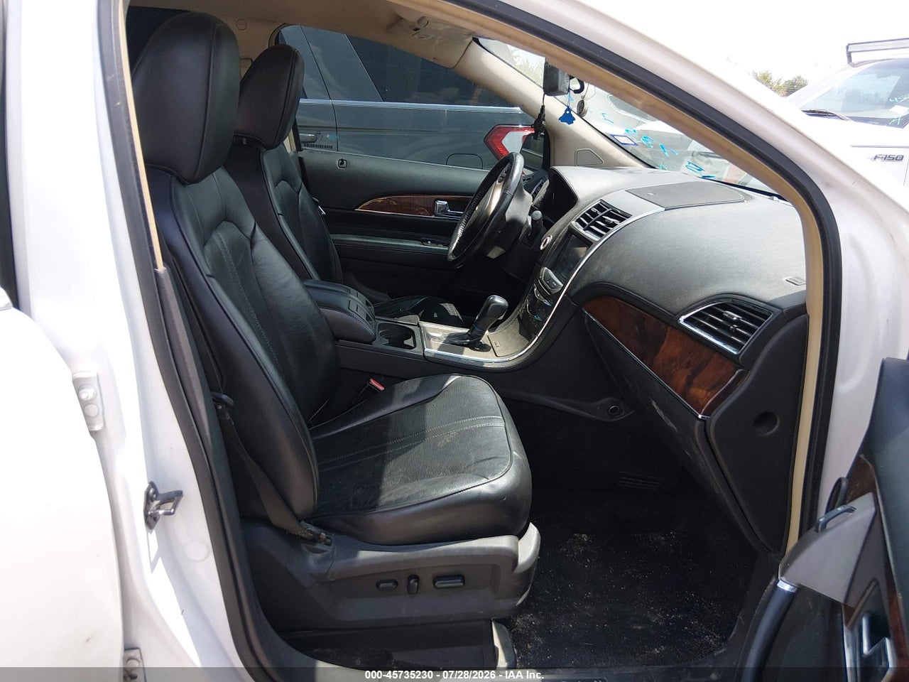 2LMDJ6JKXBB****** · 2011 LINCOLN MKX · 5/11