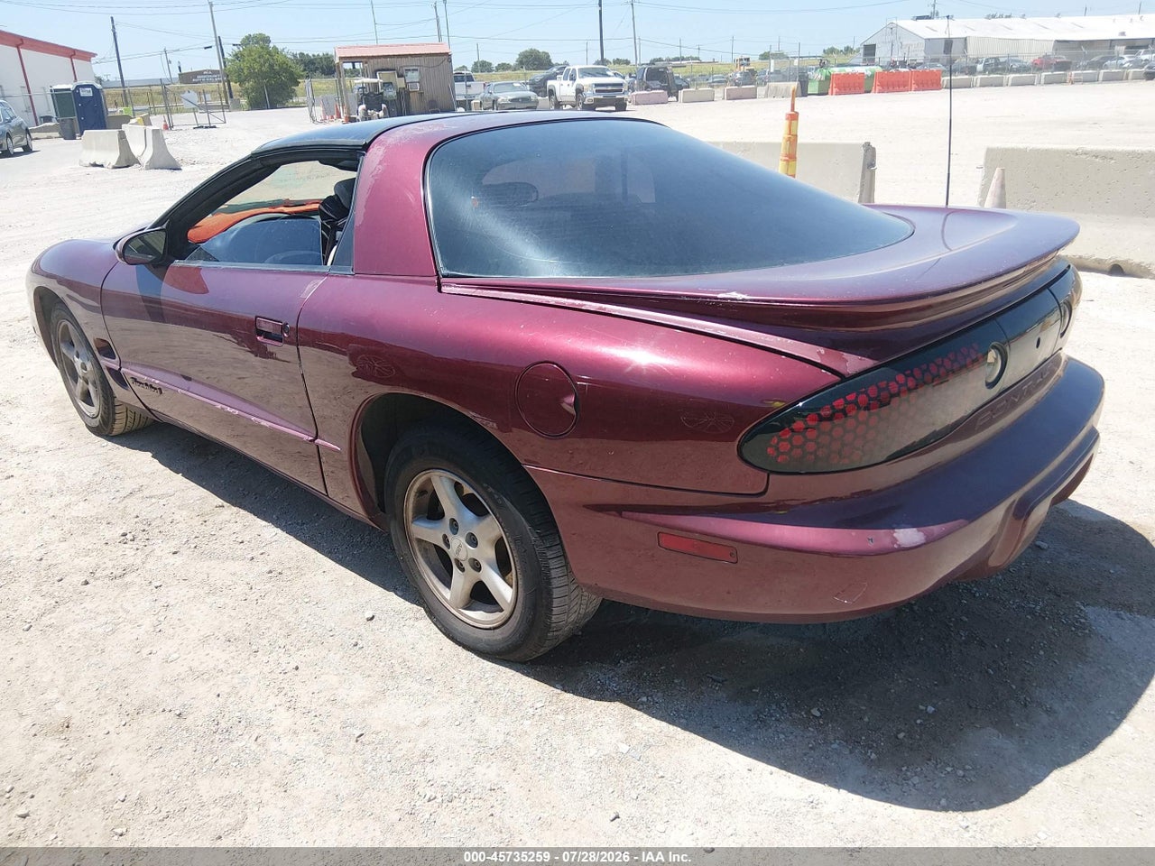 2G2FS22K5Y2****** · 2000 PONTIAC FIREBIRD   · 3/10