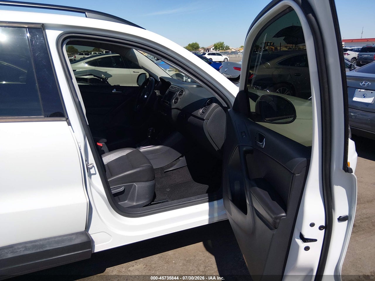 2017 VOLKSWAGEN TIGUAN 2.0T S · 5/11