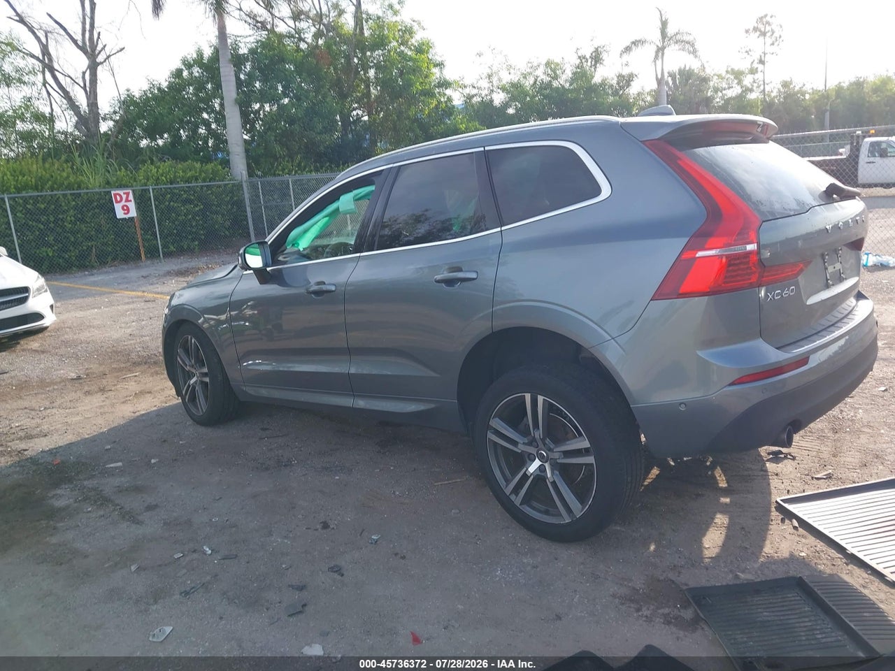 LYV102RKXKB****** · 2019 VOLVO XC60 T5 MOMENTUM · 3/11