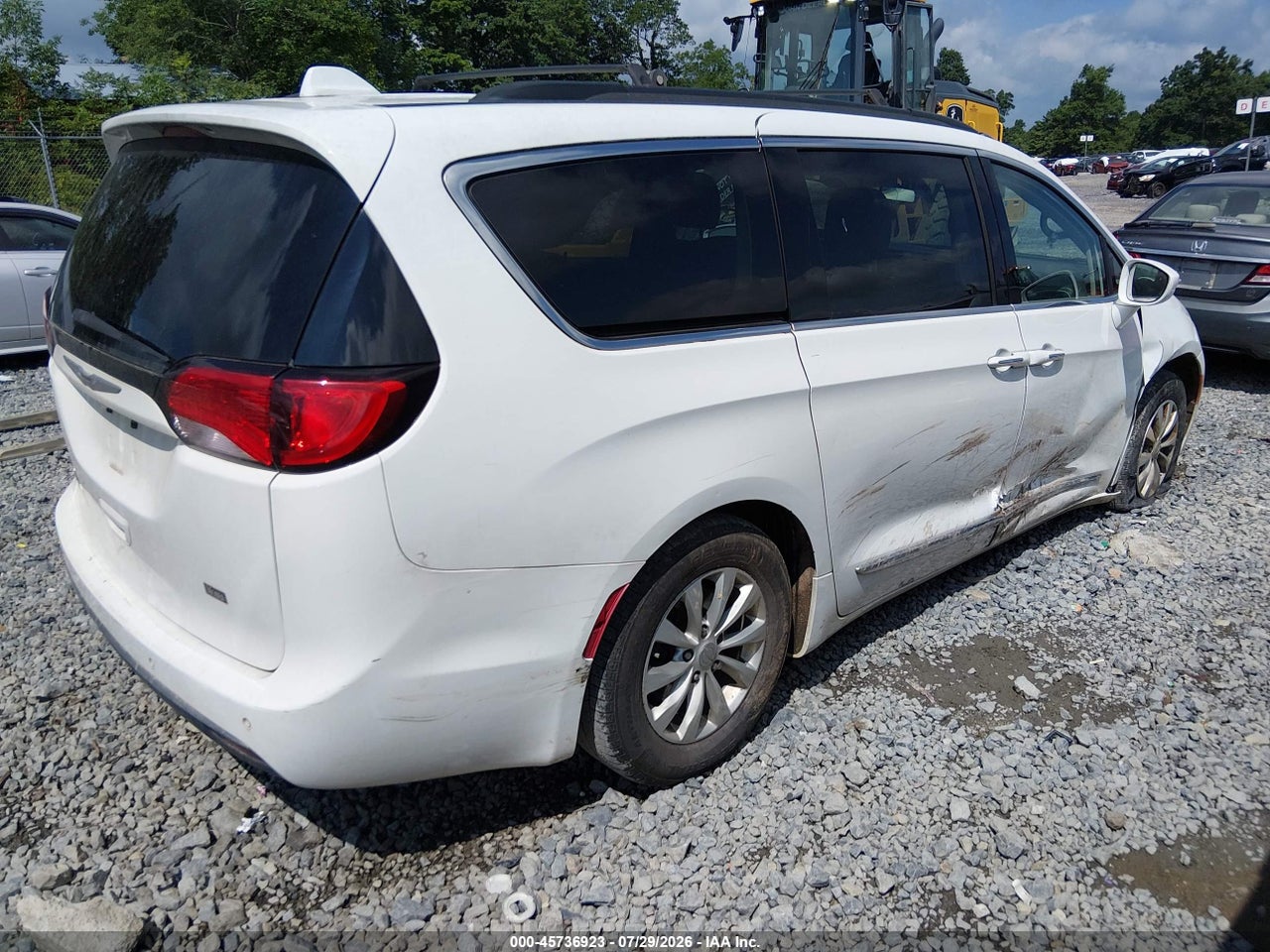2017 CHRYSLER PACIFICA TOURING-L · 4/11