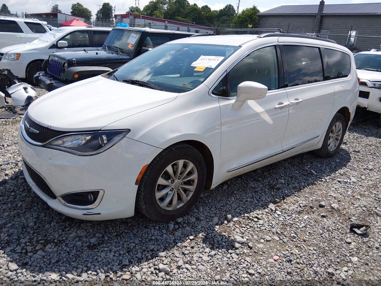 2017 CHRYSLER PACIFICA TOURING-L · 2/11
