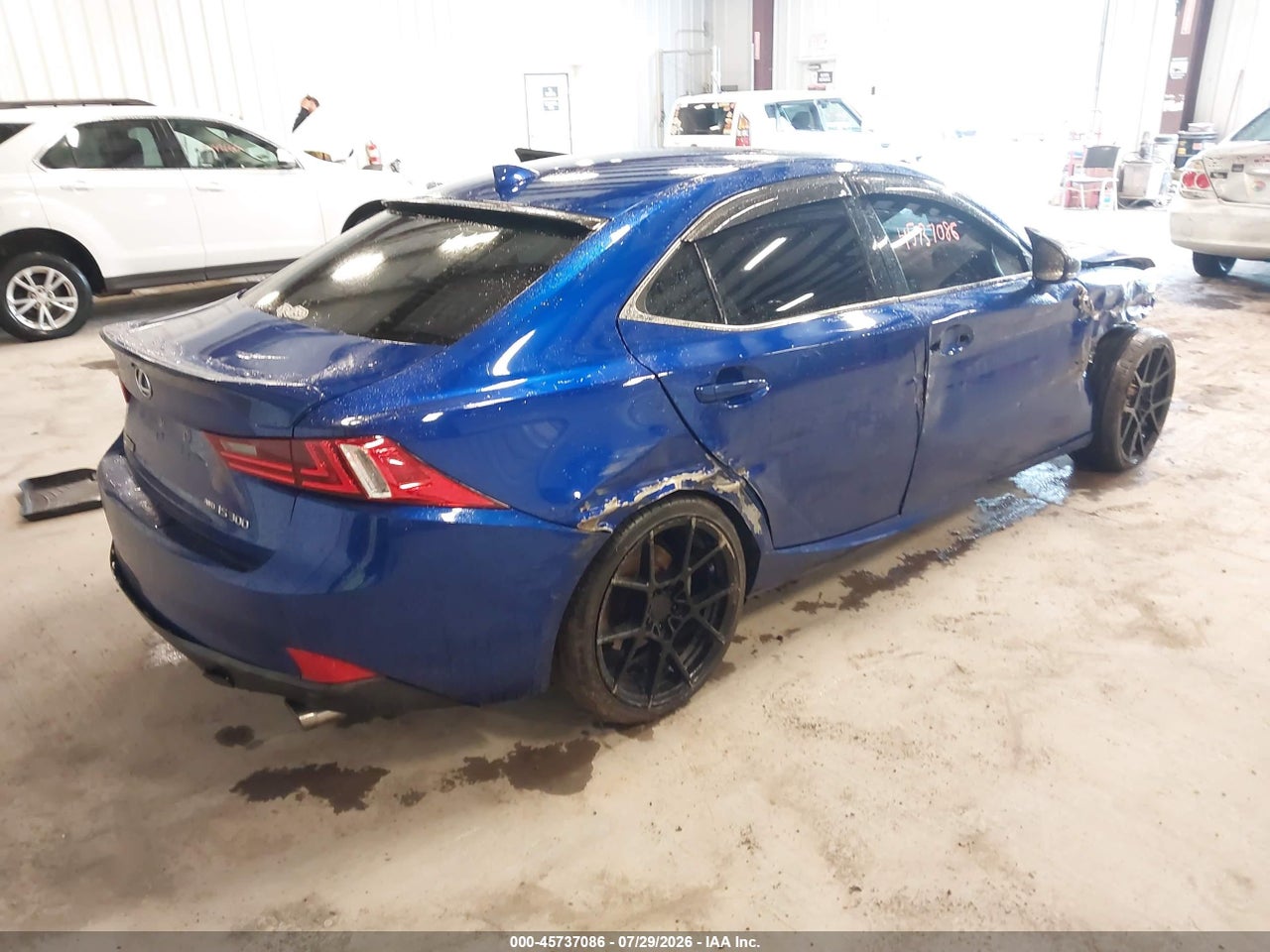2016 LEXUS IS 300 · 4/11